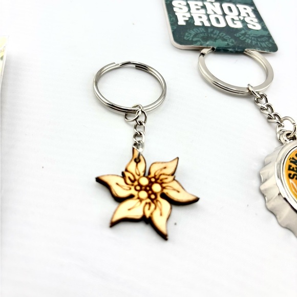 Travel & Fandom Keychain Pin Bundle Lot - Moana, Señor Frog's, Puerto Rico - Picture 4 of 9